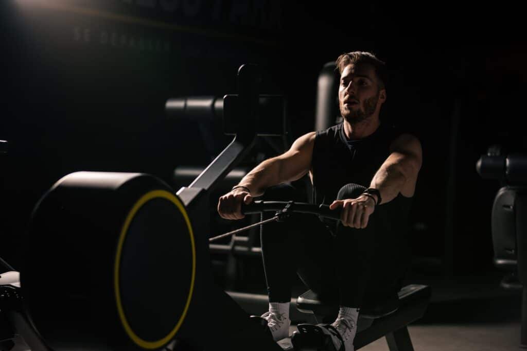 use a rowing machine for strength